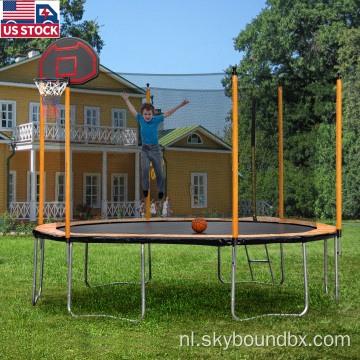 12 voet trampoline en behuizing met basketbalhoep